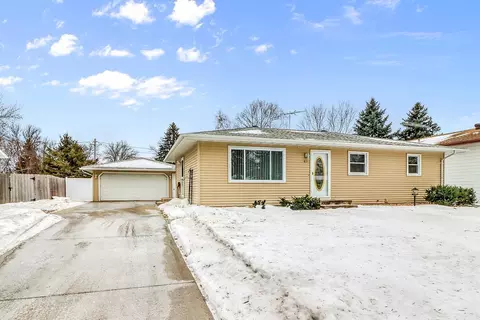419 Brook Ave, Moorhead, MN 56560