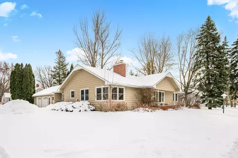 615 Mooers Ave SE, Cokato, MN 55321
