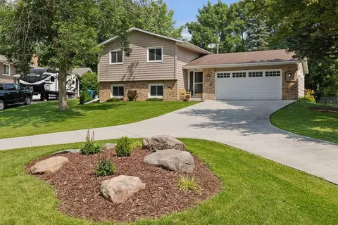 14410 40th Ave N, Plymouth, MN 55446