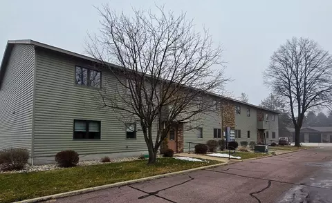 612 7th St NE #6, Pipestone, MN 56164