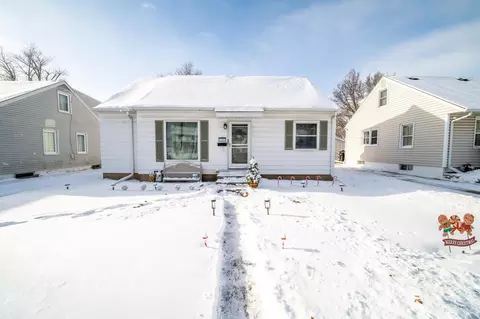 1203 11th Ave NE, Rochester, MN 55906