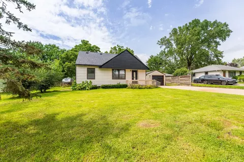 2454 Long Lake Rd, New Brighton, MN 55112
