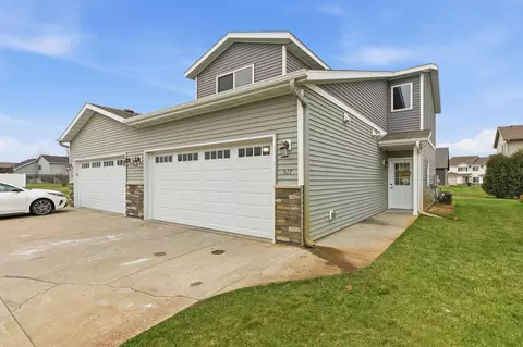 517 Faith Ln, Saint Joseph, MN 56374