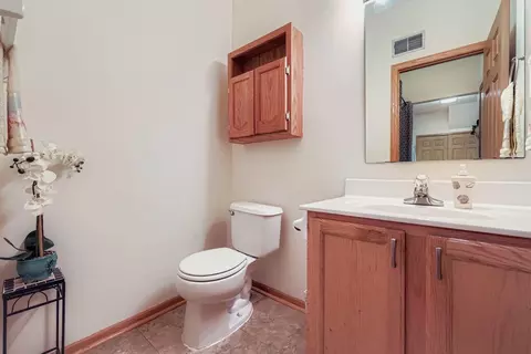 Bath - 3772 Vermilion Ct S, Eagan, MN 55122 photo 1 of 2