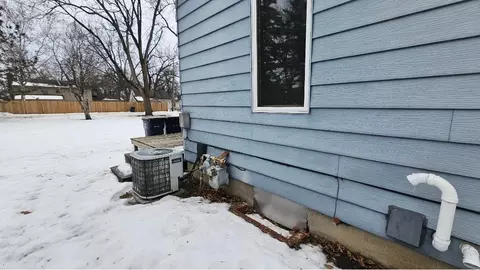 Exterior - 204 E 1st St, Morris, MN 56267 photo 4 of 6