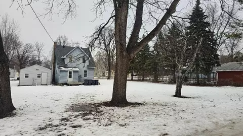 Exterior - 204 E 1st St, Morris, MN 56267 photo 5 of 6