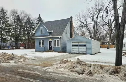204 E 1st St, Morris, MN 56267 photo 2