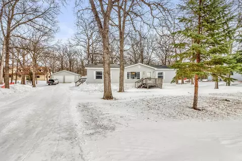 6920 2nd St N, Moorhead, MN 56560