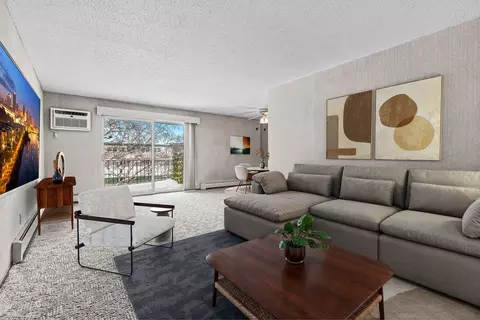 2710 Dale St N #B307, Roseville, MN 55113