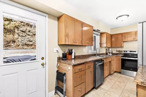 105 Lyons St, Duluth, MN 55811 photo 2