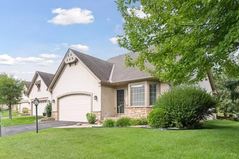 8410 Burlwood Dr, Chanhassen, MN 55317