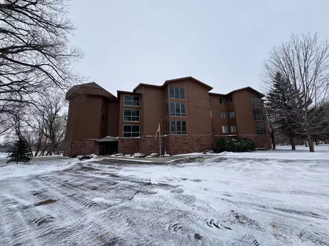 415 S 4th St #C1, Marshall, MN 56258