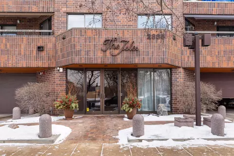 2885 Knox Ave S #404, Minneapolis, MN 55408