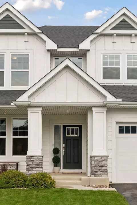 5548 Catkin Way, Victoria, MN 55386