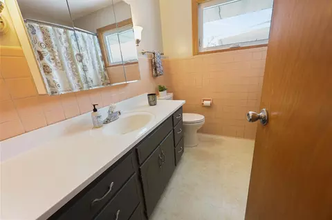 Bath - 440 7th Ave N, Cold Spring, MN 56320 photo 1 of 2