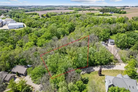 2152 Mingoview Dr, Wanamingo, MN 55983