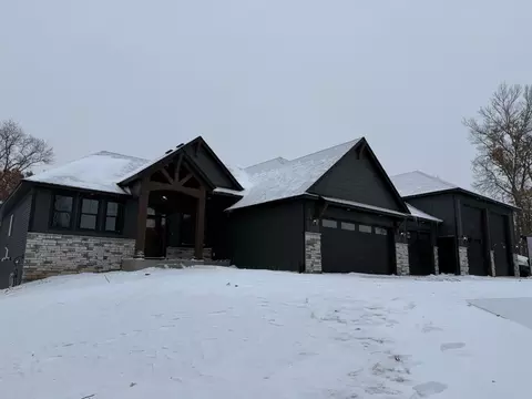 853 200th Ave NW, Oak Grove, MN 55011