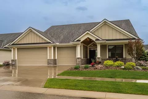 2720 Bentley Dr SW, Rochester, MN 55902