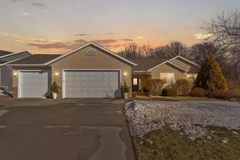 2502 7th St NE, Waseca, MN 56093