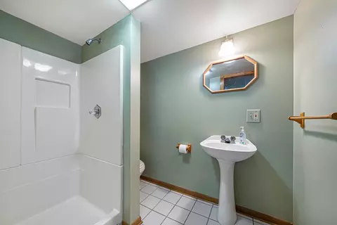 Bath - 615 5th St NW, Faribault, MN 55021 photo 4 of 4