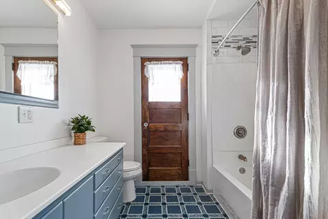Bath - 615 5th St NW, Faribault, MN 55021 photo 3 of 4