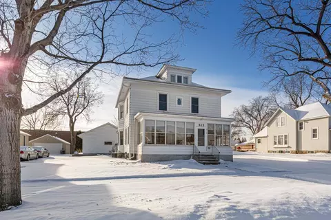 Exterior - 615 5th St NW, Faribault, MN 55021 photo 2 of 7