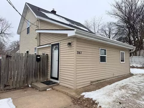 941 Cypress St, Saint Paul, MN 55106