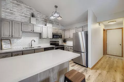 12721 82nd Pl N, Maple Grove, MN 55369