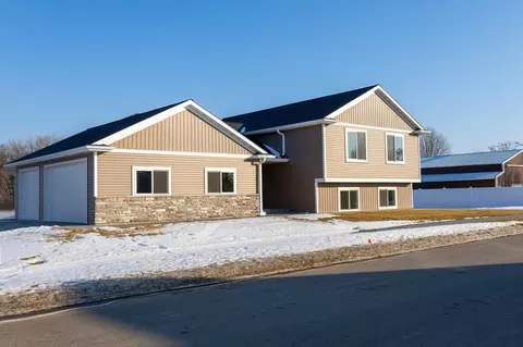 1896 Beaus Dr SE, Rochester, MN 55904