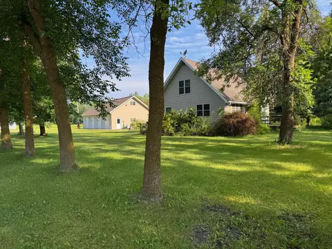 20247 410th Ave, Roseau, MN 56751
