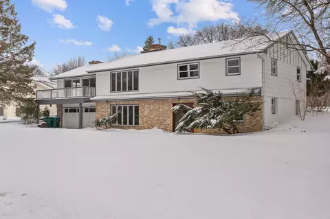 3840 Leslee Curv, Excelsior, MN 55331