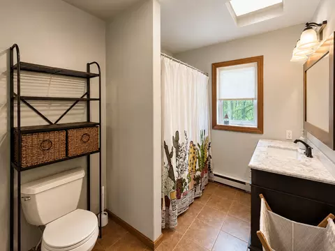 Bath - 6828 Aurora Dr, Akeley, MN 56433 photo 4 of 8