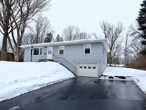 2859 Parker Rd, Saint Cloud, MN 56301