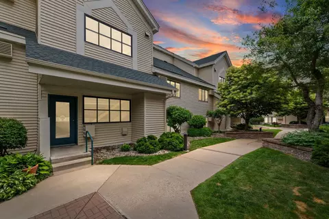 7618 York Ave S #1218, Edina, MN 55435