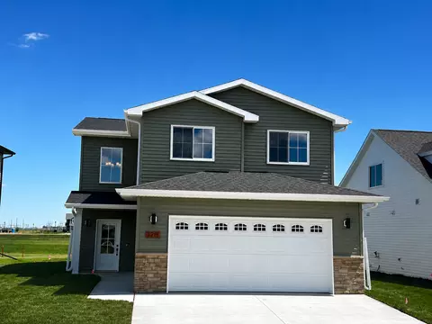 7715 Cub Creek Way, Horace, ND 58047