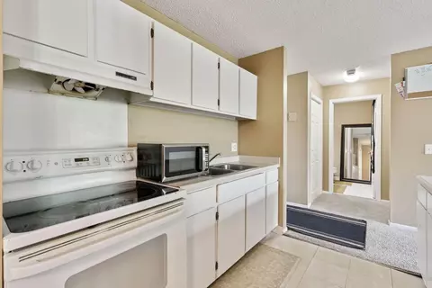 Kitchen - 4130 Rahn Rd #209, Eagan, MN 55122 photo 5 of 7