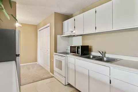 Kitchen - 4130 Rahn Rd #209, Eagan, MN 55122 photo 6 of 7