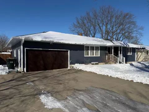 850 Elm St NE, Hutchinson, MN 55350