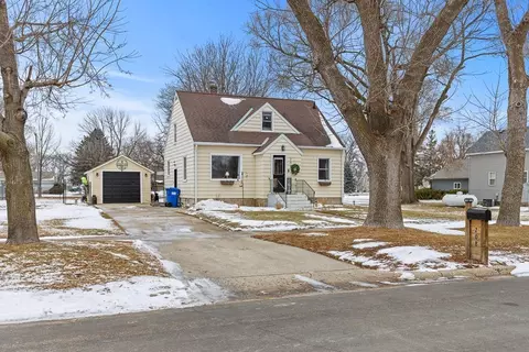 208 S Brook Ave, Porter, MN 56280