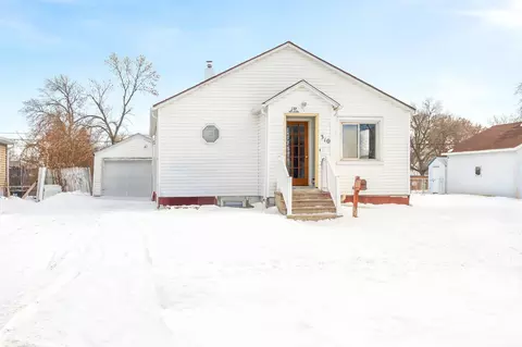 310 23rd St S, Fargo, ND 58103