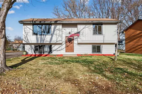 7940 Lad Pkwy, Brooklyn Park, MN 55443