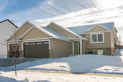 830 Towne Dr NE, Byron, MN 55920