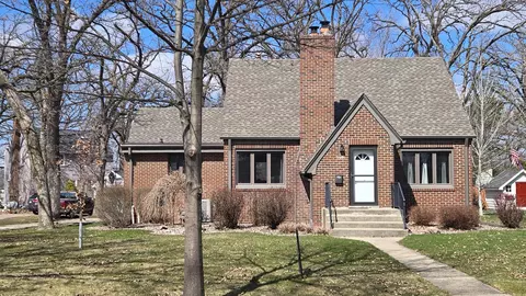 Exterior - 1901 6th Ave NE, Austin, MN 55912 photo 6 of 7