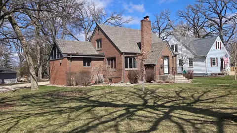 Exterior - 1901 6th Ave NE, Austin, MN 55912 photo 2 of 7