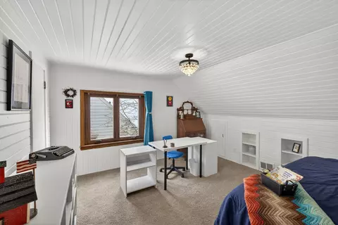 Bedroom - 1901 6th Ave NE, Austin, MN 55912 photo 2 of 5