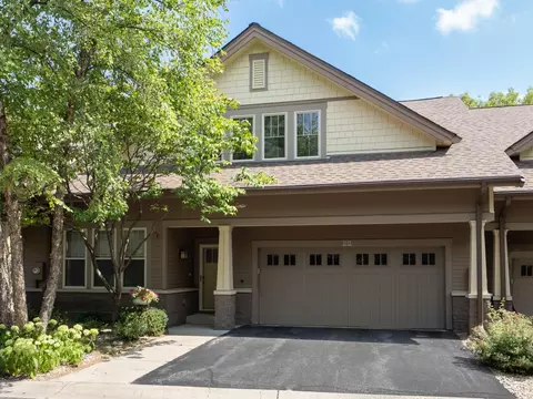 2113 Village Ter, Bloomington, MN 55431