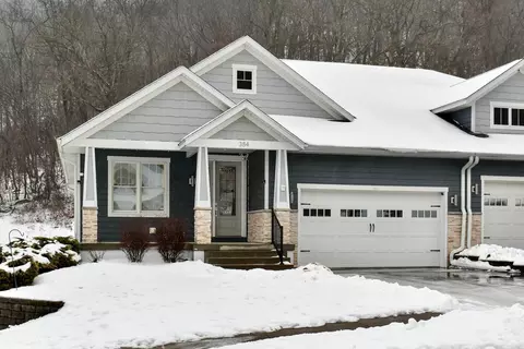 384 Valley Oaks Dr, Winona, MN 55987