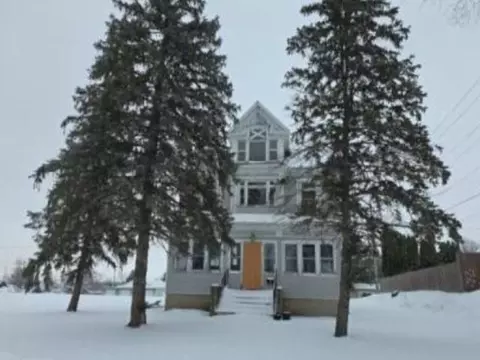 501 Forest St, Kenyon, MN 55946