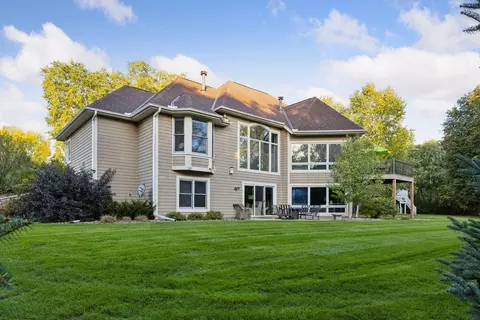 8064 Enclave Cir, Woodbury, MN 55125