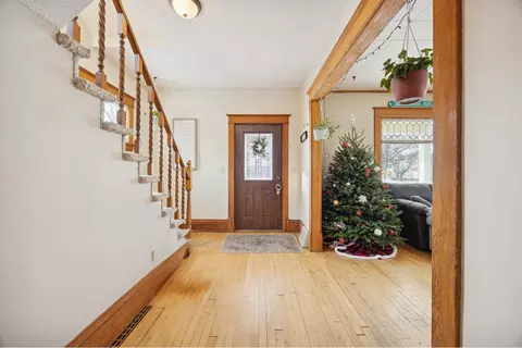 Entry Way - 800 Mckinley Pl S, Saint Cloud, MN 56301 photo 1 of 1